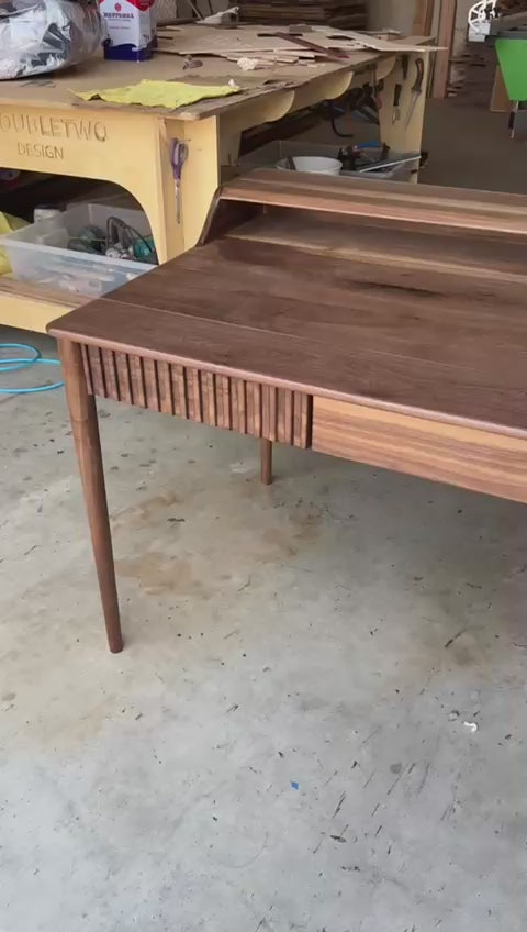 ALTO STUDY DESK